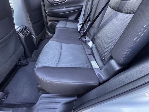 Certified 2018 Nissan Rogue SV w/ Sun & Sound Touring Package image 20