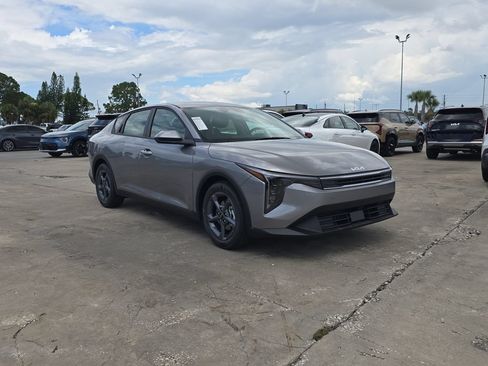 New 2026 Kia K4 FWD image 2