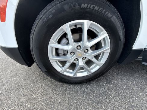 Used 2022 Chevrolet Equinox LS w/ LS Convenience Package image 29