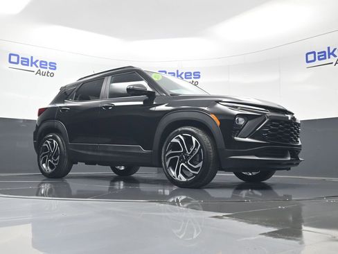 Used 2024 Chevrolet TrailBlazer RS w/ Driver Confidence Package image 37