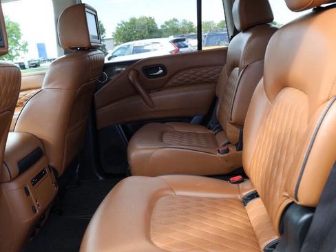 Used 2019 INFINITI QX80 Luxe image 17