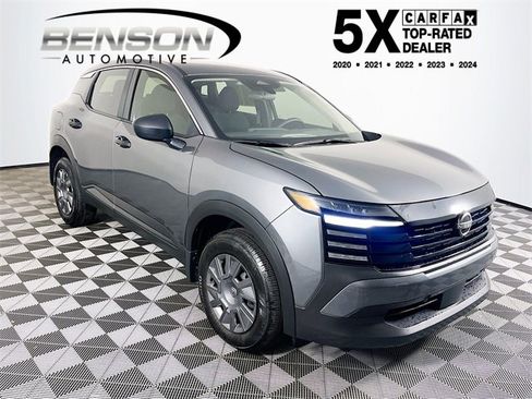 Used 2025 Nissan Kicks S image 1