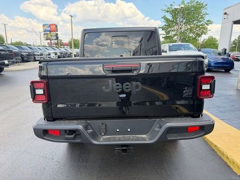 New 2026 Jeep Gladiator Sport AWD/4WD image 6