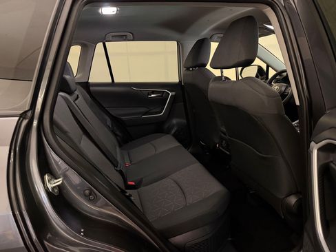 Used 2025 Toyota RAV4 XLE AWD/4WD image 30