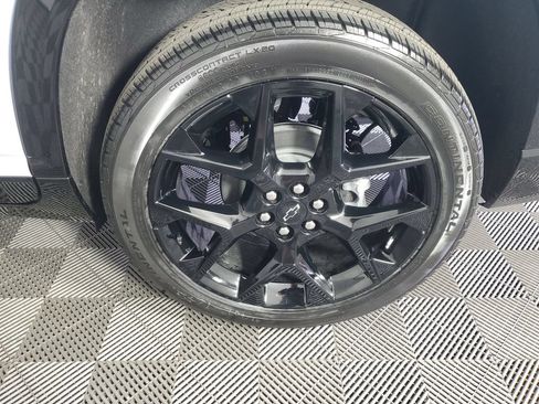 New 2026 Chevrolet Traverse RS w/ LPO, Floor Liner Package FWD image 32