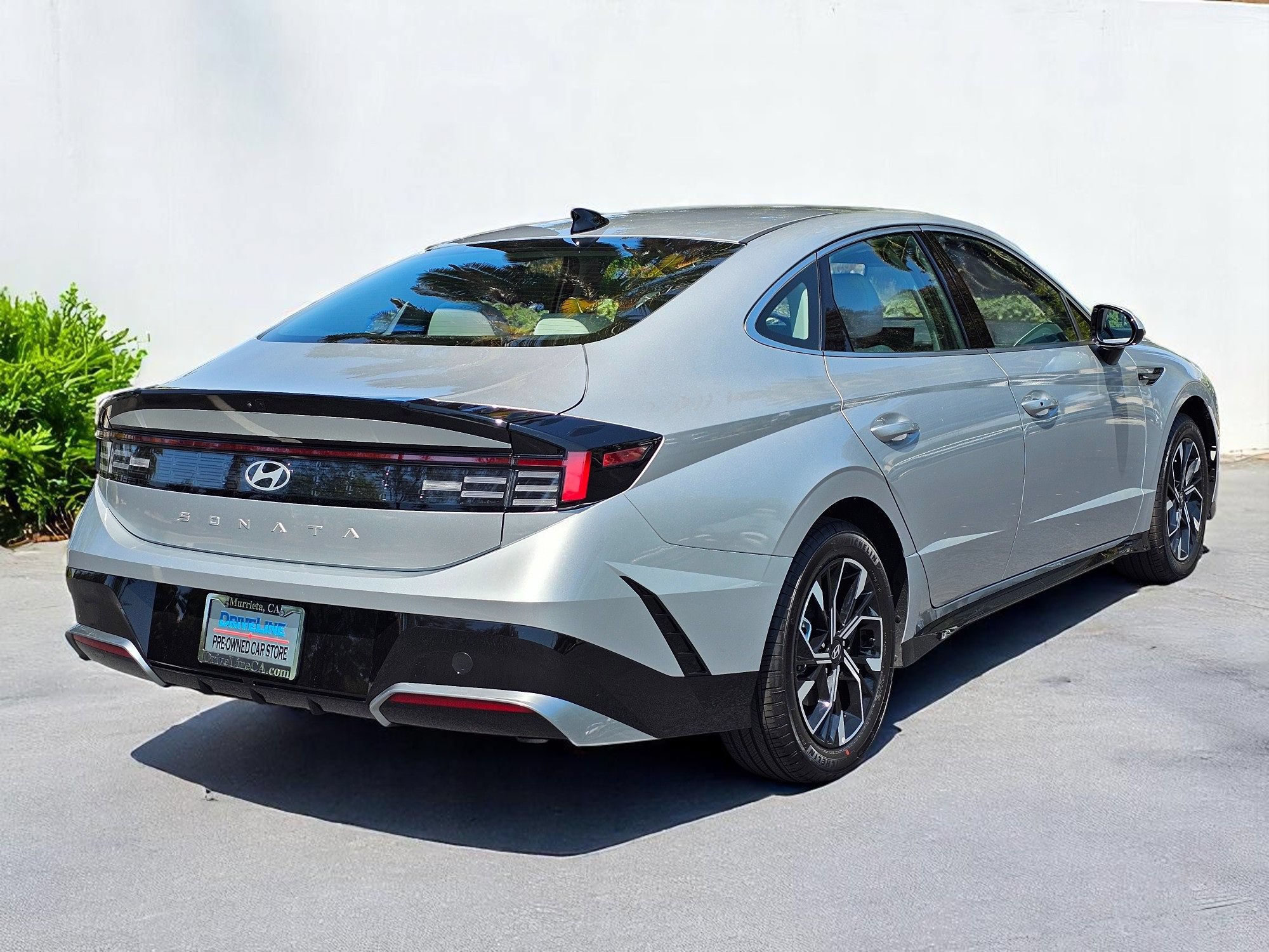 Used 2025 Hyundai Sonata SEL FWD image 2