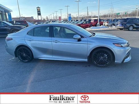 Used 2022 Toyota Camry XSE w/ Navigation Package image 4