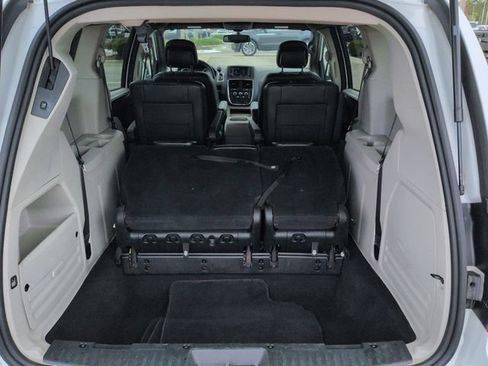 Used 2018 Dodge Grand Caravan SXT FWD image 13