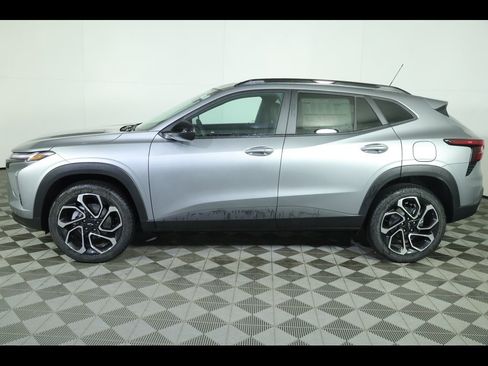 New 2026 Chevrolet Trax RS w/ Sunroof Package image 2