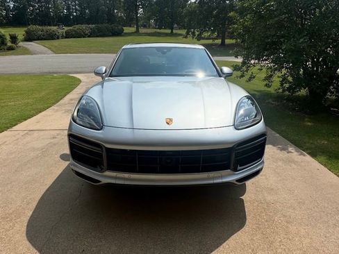 Used 2023 Porsche Cayenne Turbo S image 6