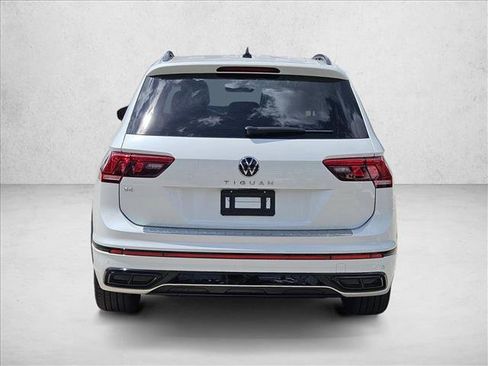 Used 2024 Volkswagen Tiguan SE R-Line image 7