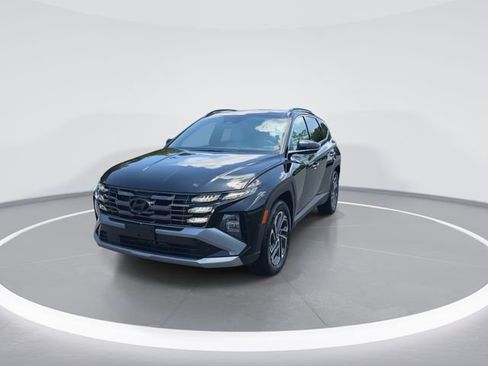 Used 2025 Hyundai Tucson Limited AWD/4WD image 3