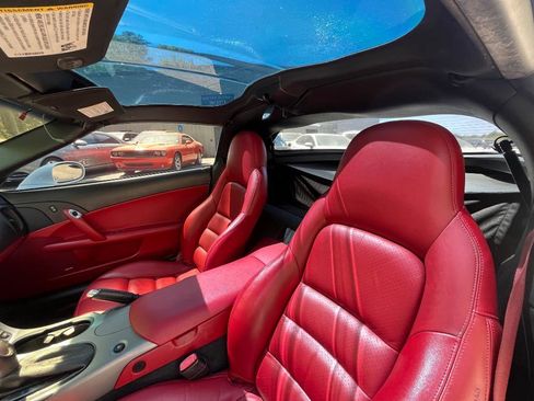 Used 2006 Chevrolet Corvette Coupe w/ Preferred Equipment Group RWD image 20