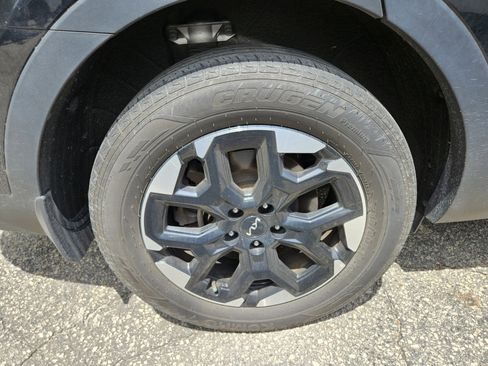 Used 2024 Kia Sorento S w/ Panoramic Sunroof Package FWD image 9