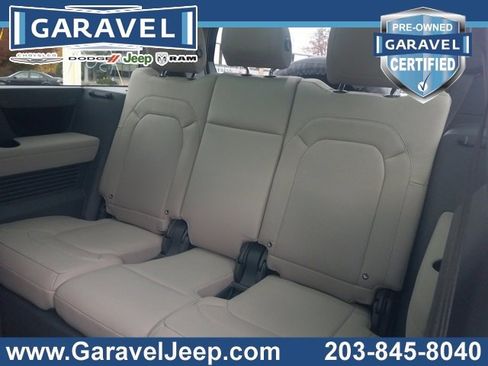 Used 2024 Land Rover Defender 130 S image 12