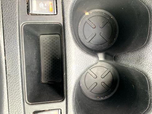 Used 2018 Nissan Rogue SV w/ Sun & Sound Touring Package image 18