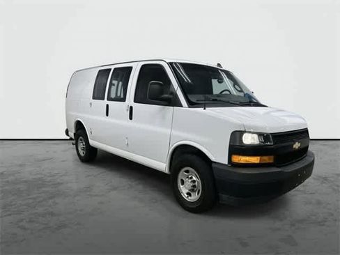 Used 2018 Chevrolet Express 2500 w/ Driver Convenience Package image 5