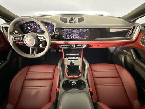 Certified 2024 Porsche Cayenne S AWD/4WD image 11