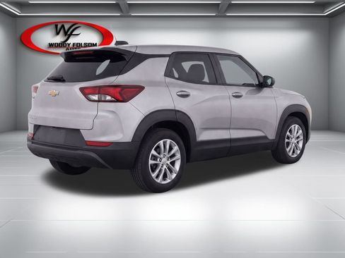 Used 2025 Chevrolet TrailBlazer LS w/ LS Convenience Package FWD image 3