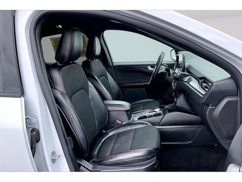 Used 2025 Ford Escape ST-Line image 8