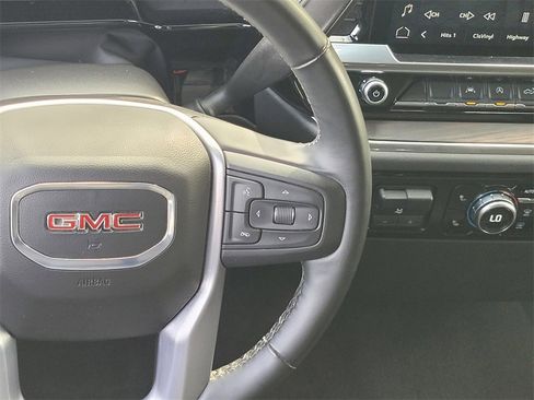 Used 2025 GMC Sierra 1500 SLT image 13