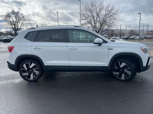 Used 2024 Volkswagen Taos SEL image 8