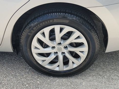 Used 2017 Toyota Corolla L FWD image 5