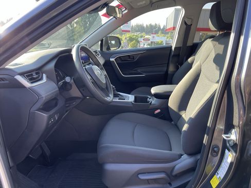 Certified 2024 Toyota RAV4 LE AWD/4WD image 10