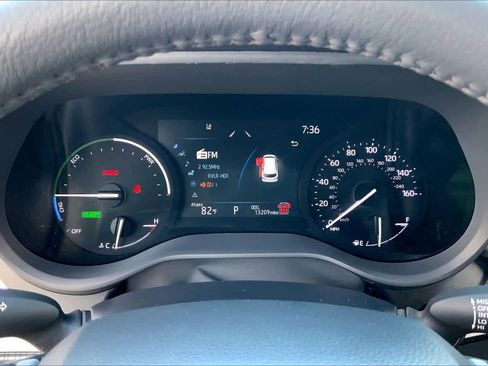Used 2026 Toyota Sienna XLE FWD image 26