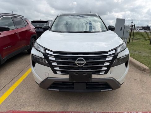 Used 2024 Nissan Rogue SL FWD image 5