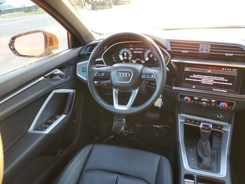 Used 2025 Audi Q3 2.0T Premium image 12