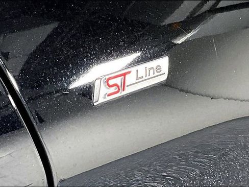 Used 2025 Ford Explorer ST-Line w/ ST-Line Street Pack image 24