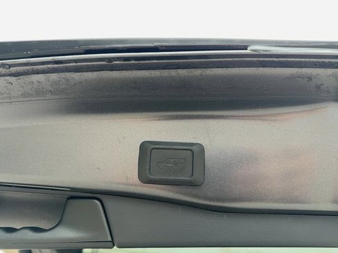 Used 2021 Toyota RAV4 XLE Premium image 26