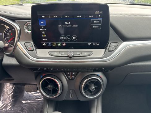 Used 2025 Chevrolet Blazer LT FWD image 28