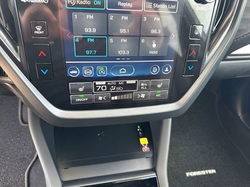 Used 2025 Subaru Forester Premium AWD/4WD image 17