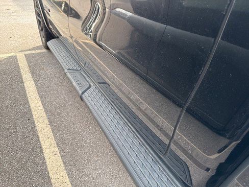 Used 2021 RAM 1500 Laramie image 9