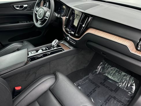 Used 2023 Volvo XC60 B5 Ultimate w/ Climate Package image 17