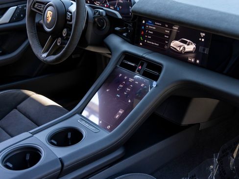 New 2025 Porsche Taycan Turbo GT image 61