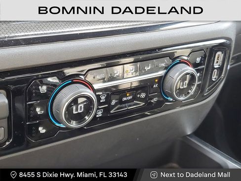 Used 2022 Chevrolet Silverado 1500 ZR2 w/ Technology Package image 24