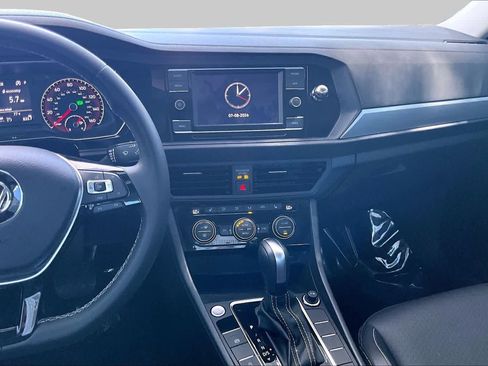 Used 2021 Volkswagen Jetta SE FWD image 7