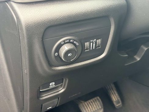 Used 2023 Jeep Grand Cherokee L Limited RWD image 27