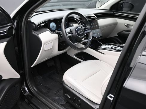 Used 2023 Hyundai Tucson Limited FWD image 2