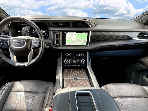 Used 2023 GMC Yukon XL Denali w/ Max Trailering Package image 7