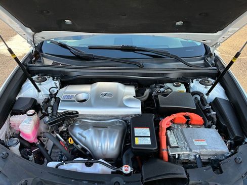 Used 2018 Lexus ES 300h image 10