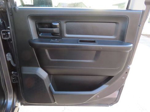 Used 2018 RAM 2500 Tradesman w/ Chrome Appearance Group image 43