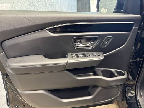 Used 2024 Honda Pilot Touring image 15