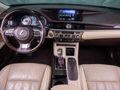 Used 2017 Lexus ES 350 w/ Luxury Package FWD image 15