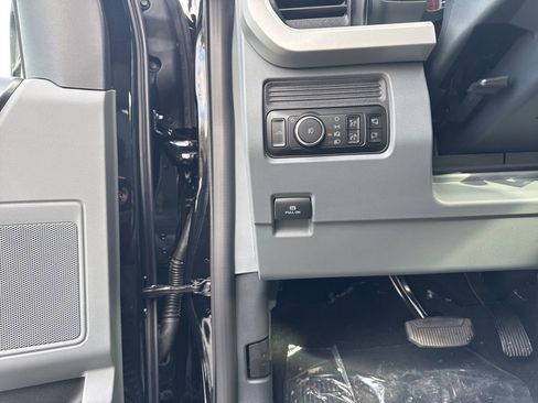 New 2026 Ford F250 XLT w/ FX4 Off-Road Package image 12