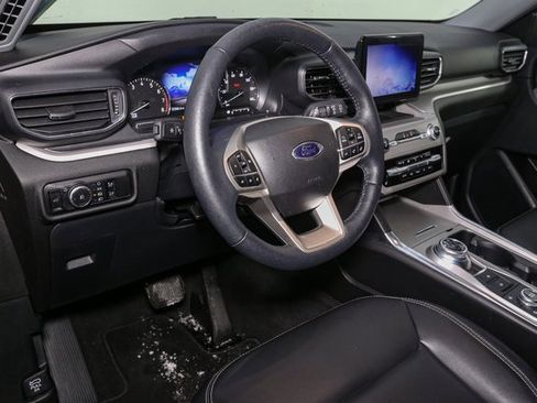 Used 2023 Ford Explorer XLT w/ Equipment Group 202A image 21