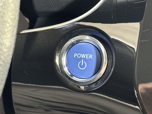 Used 2022 Toyota Prius LE image 33